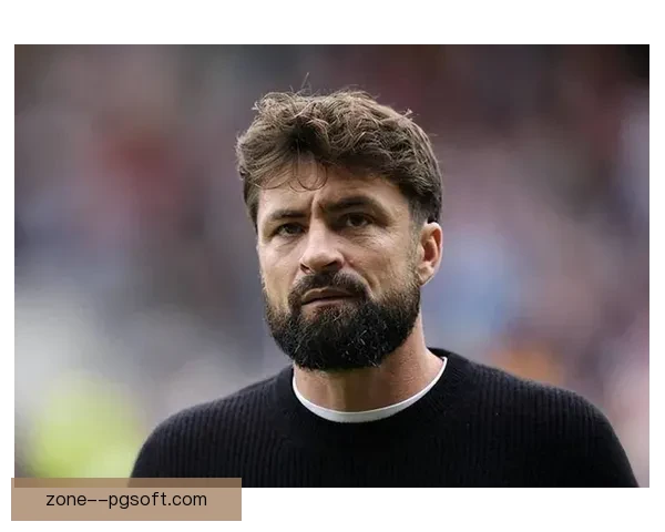 南安普顿主帅马丁执教理念解析极致传控风格全面展现