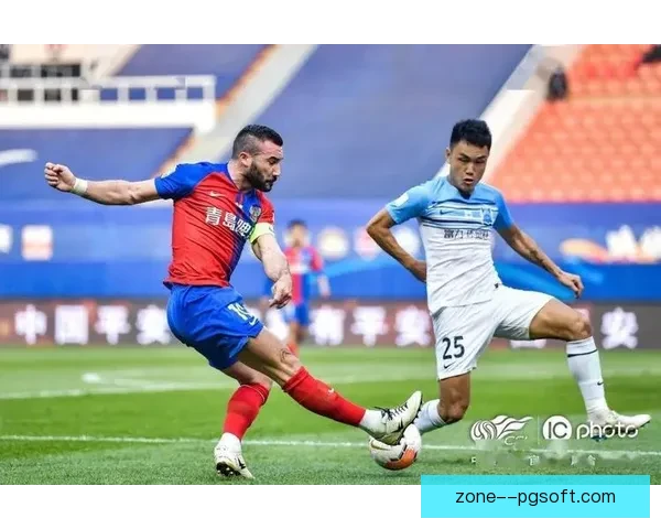 孟吉在卢顿防线多次关键封堵力保球队稳固后防