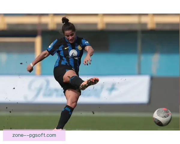 意大利国家队边锋基耶萨训练中轻微扭伤情况确认